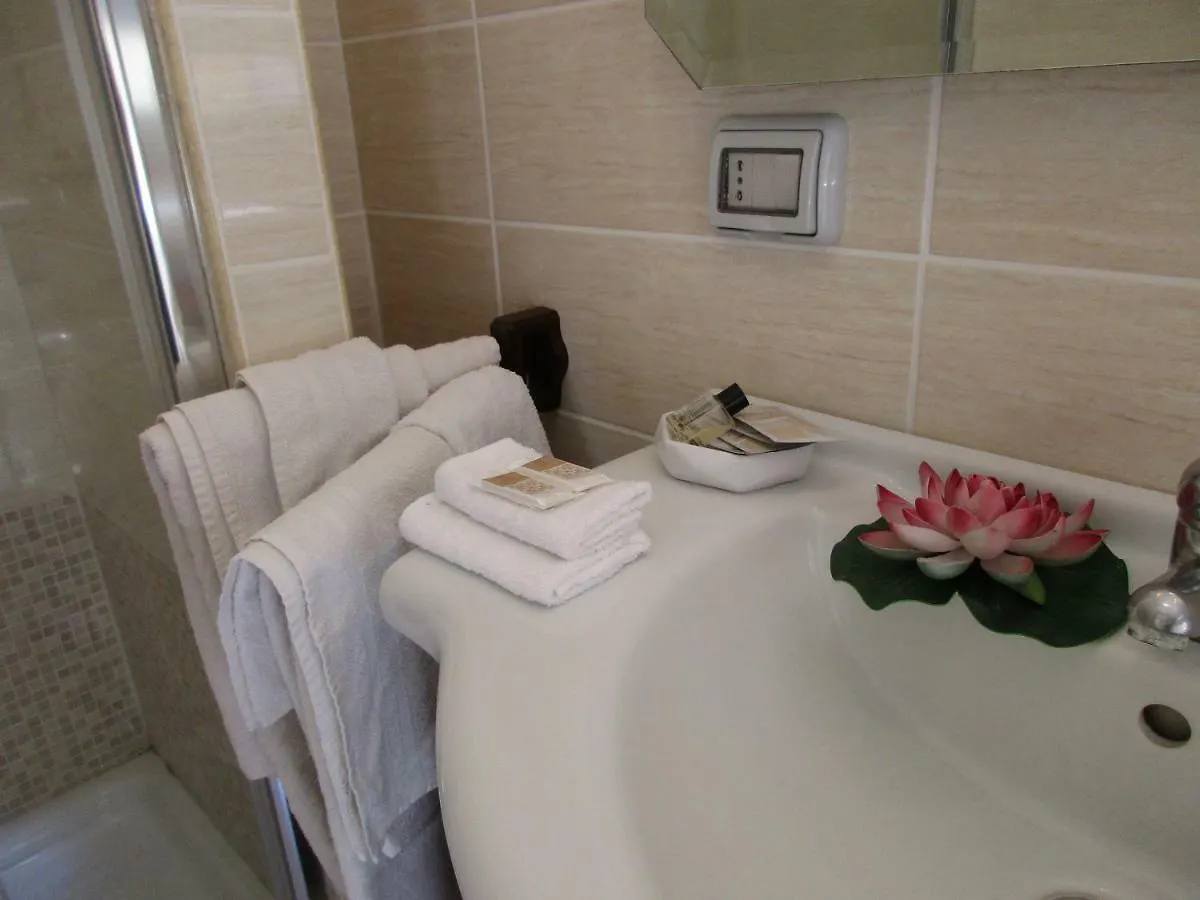 B&B Santa Sofia Gravina di Catania 3*,  Italy